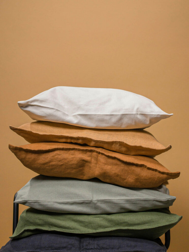 The Pillow Story: A Guide on What to Look for in the Perfect Pillow - Alagu Home