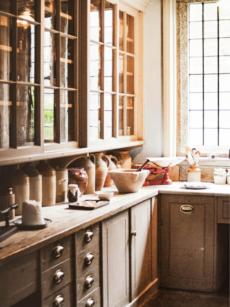 Discover all about cabinets: from trends to organization tips in our comprehensive guide!